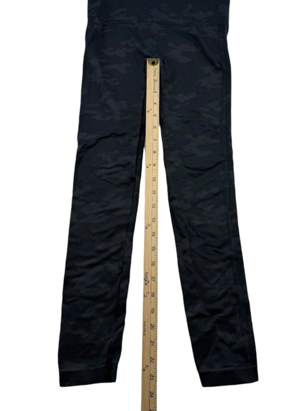 SPANX Look At Me Now Black Camo Leggings - Picture 7 of 8